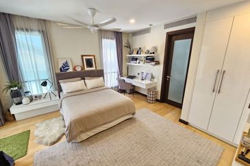 Bukit Jelutong (The Enclave)