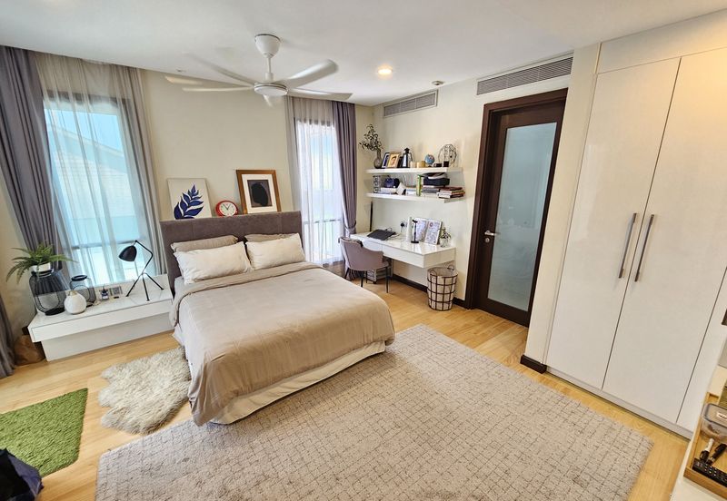 Bukit Jelutong (The Enclave)