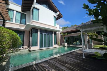 Bukit Jelutong (The Enclave)