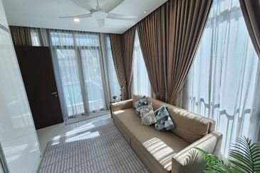 Bukit Jelutong (The Enclave)