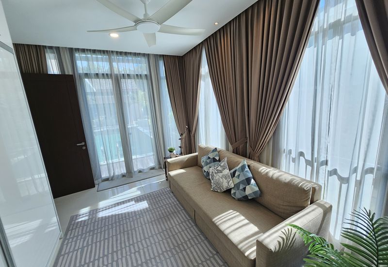 Bukit Jelutong (The Enclave)