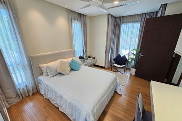 Bukit Jelutong (The Enclave)