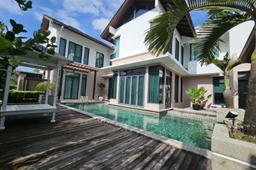 Bukit Jelutong (The Enclave)