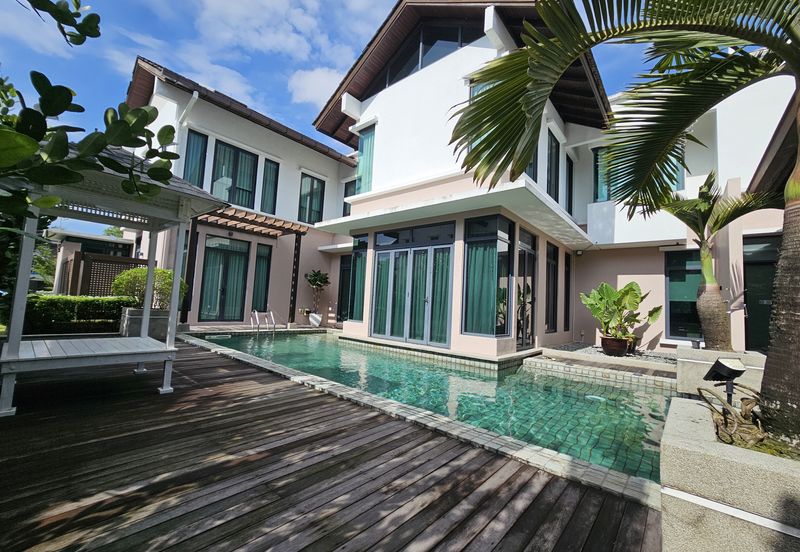 Bukit Jelutong (The Enclave)