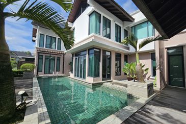 Bukit Jelutong (The Enclave)