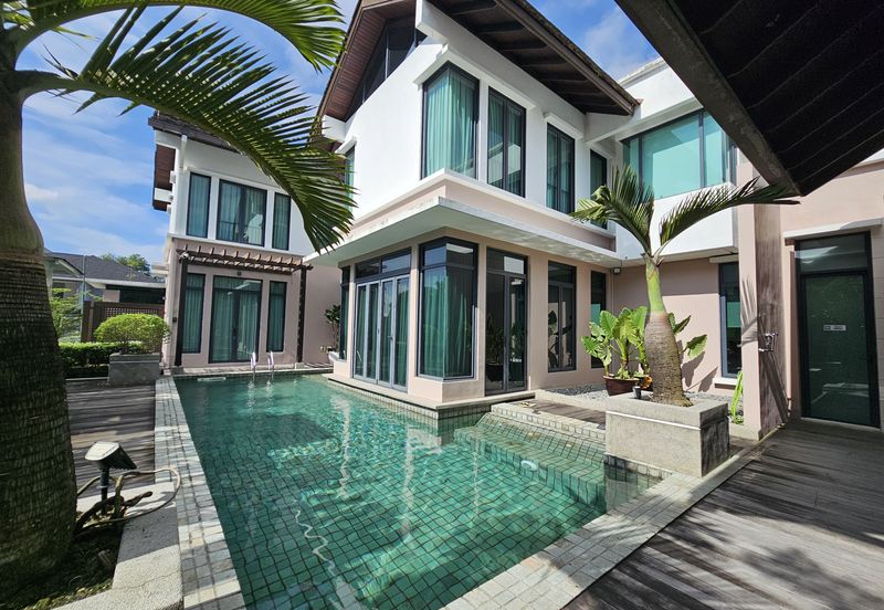 Bukit Jelutong (The Enclave)