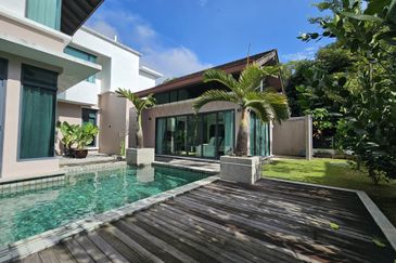 Bukit Jelutong (The Enclave)