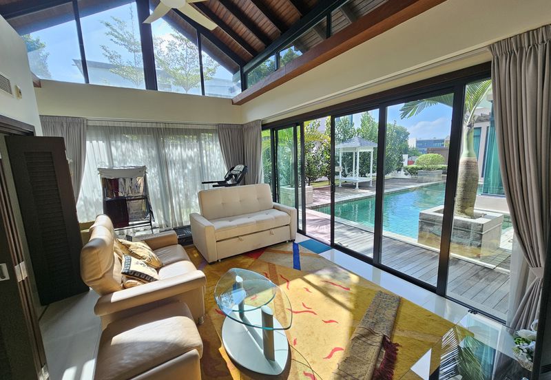 Bukit Jelutong (The Enclave)