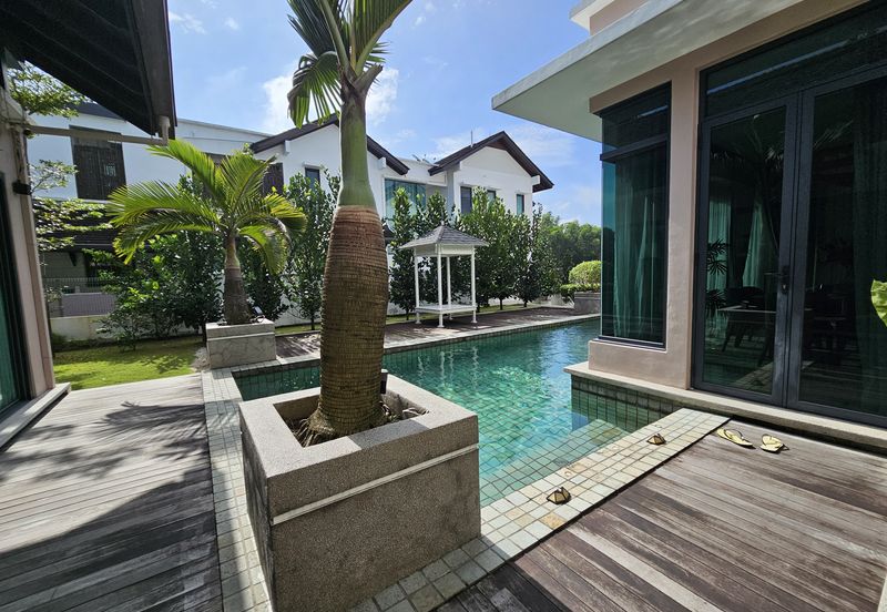 Bukit Jelutong (The Enclave)