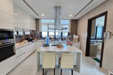 Bukit Jelutong (The Enclave)