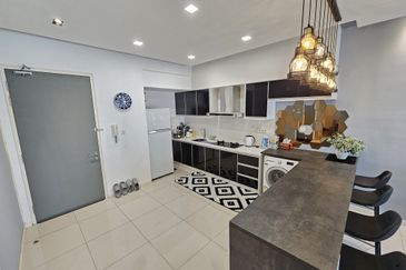 Bukit Jelutong ( Renai Residences )