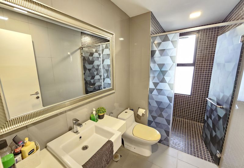 Bukit Jelutong ( Renai Residences )