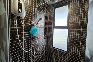 Bukit Jelutong ( Renai Residences )