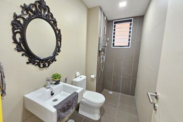 Bukit Jelutong ( Renai Residences )