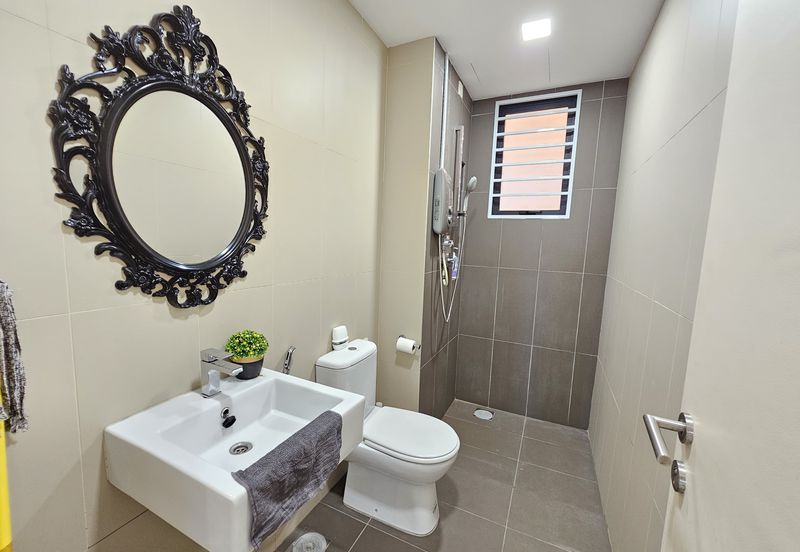 Bukit Jelutong ( Renai Residences )