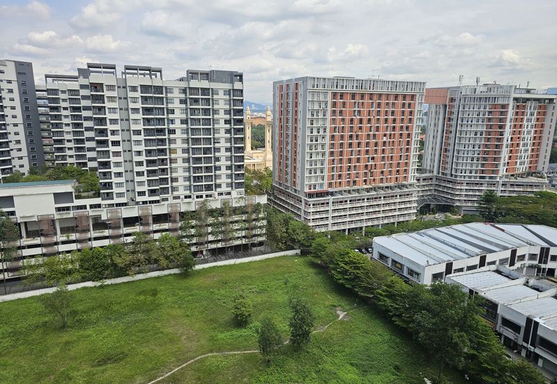 Bukit Jelutong ( Renai Residences )