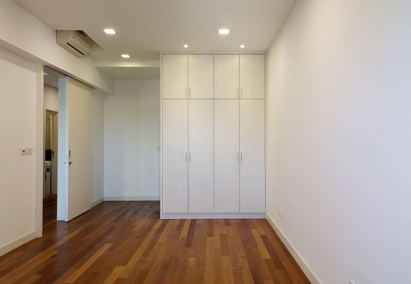 Six Ceylon (6 Ceylon)