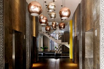 Six Ceylon (6 Ceylon)