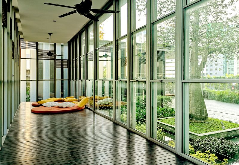 Six Ceylon (6 Ceylon)