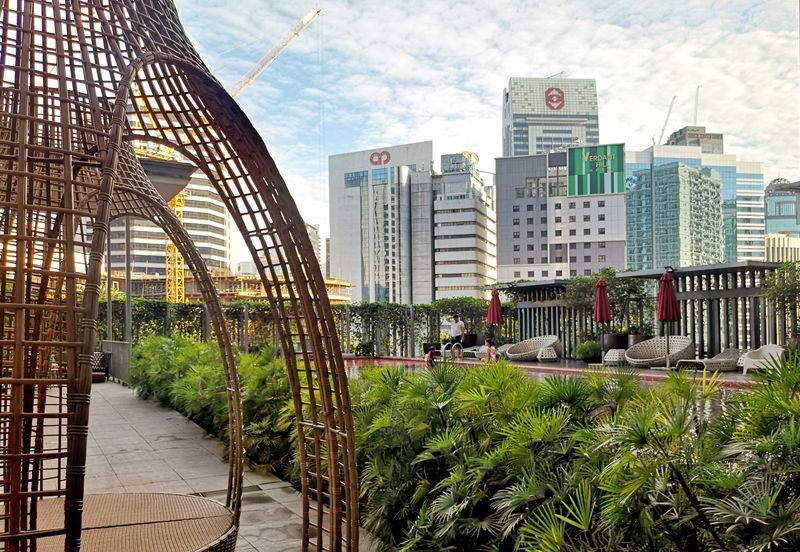 Six Ceylon (6 Ceylon)