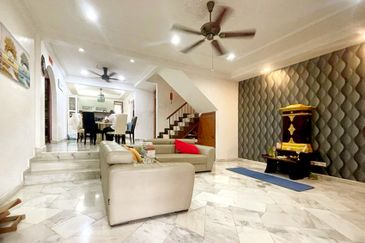 SL 10, Bandar Sungai Long