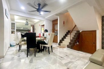 SL 10, Bandar Sungai Long