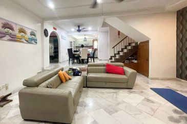 SL 10, Bandar Sungai Long