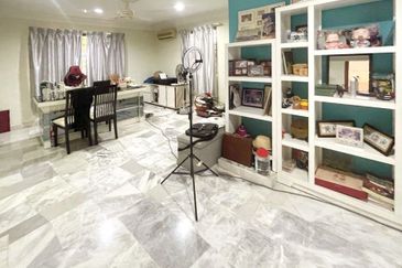 SL 10, Bandar Sungai Long