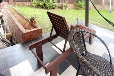 SL 10, Bandar Sungai Long