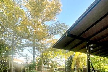 SL 10, Bandar Sungai Long