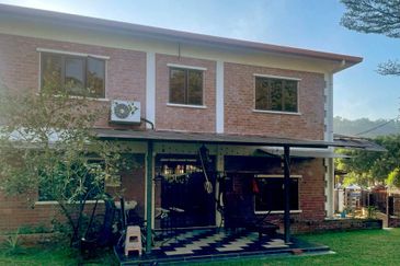 SL 10, Bandar Sungai Long