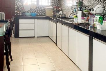 SL 10, Bandar Sungai Long