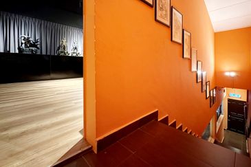 Rare Corner Gem in Aman Suria - Spacious Land, LRT 3 Line to Bdr Utama