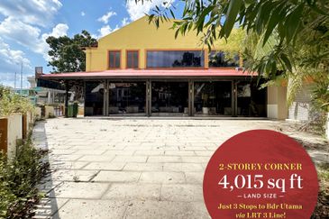 Rare Corner Gem in Aman Suria - Spacious Land, LRT 3 Line to Bdr Utama