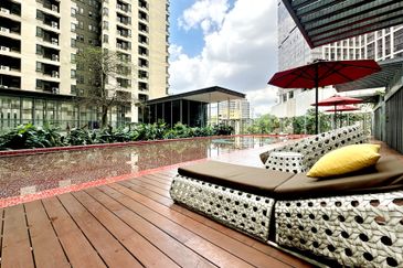 Six Ceylon (6 Ceylon)