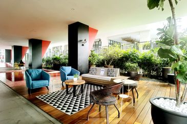 Six Ceylon (6 Ceylon)