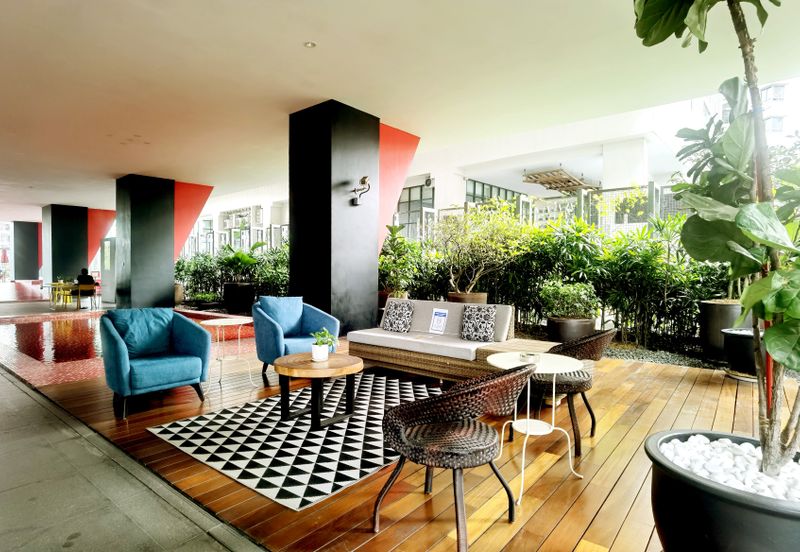 Six Ceylon (6 Ceylon)