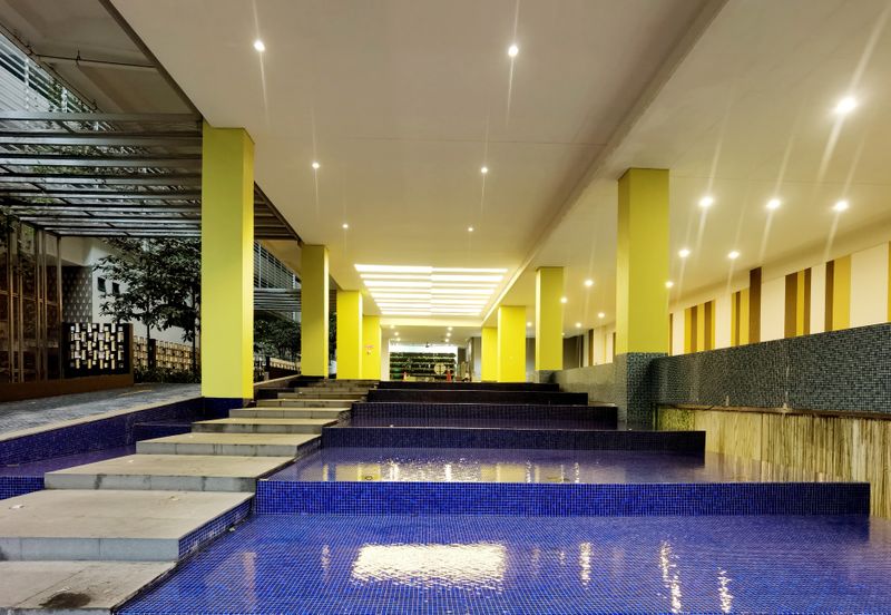 Six Ceylon (6 Ceylon)