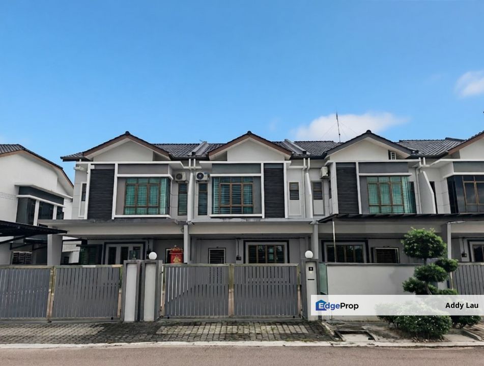 Taman Tasik Indah Double Storey Terrace House, Johor, Kluang