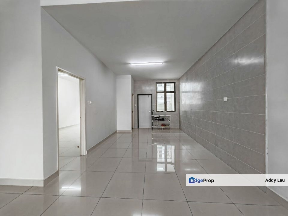 Taman Tasik Indah Double Storey Terrace House, Johor, Kluang