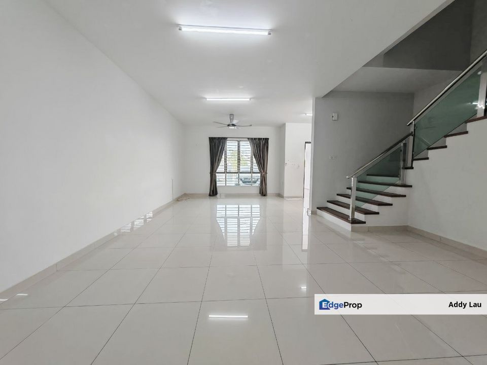 Taman Tasik Indah Double Storey Terrace House, Johor, Kluang