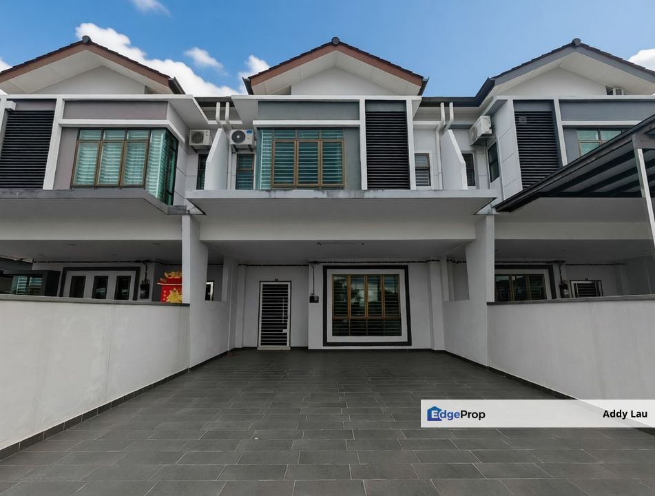 Taman Tasik Indah Double Storey Terrace House, Johor, Kluang