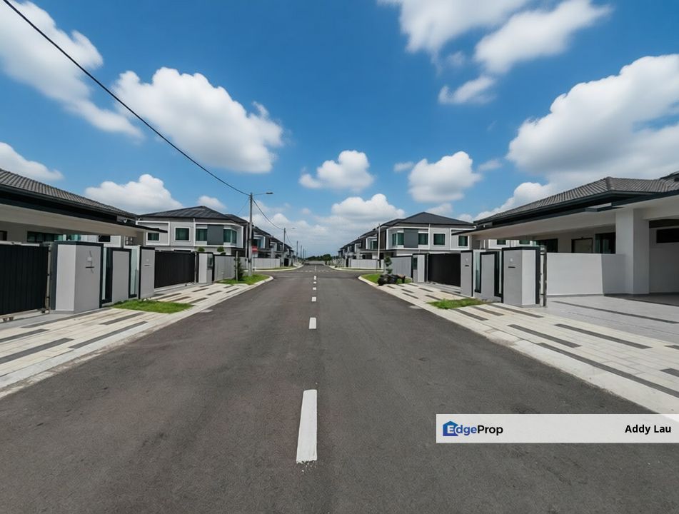 Single Storey Cluster House Taman Tasik Indah, Johor, Kluang