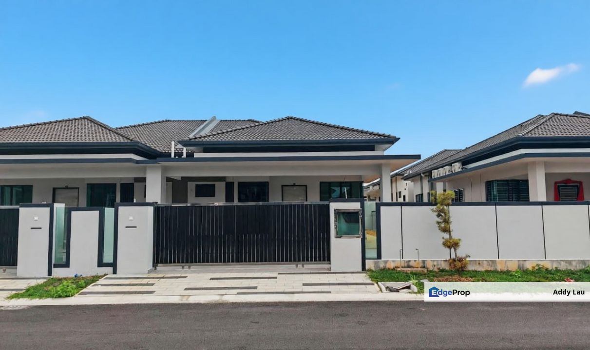 Single Storey Cluster House Taman Tasik Indah, Johor, Kluang