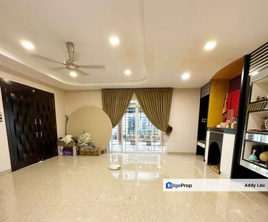 Taman Saujana Double Storey Bungalow, Johor, Kluang