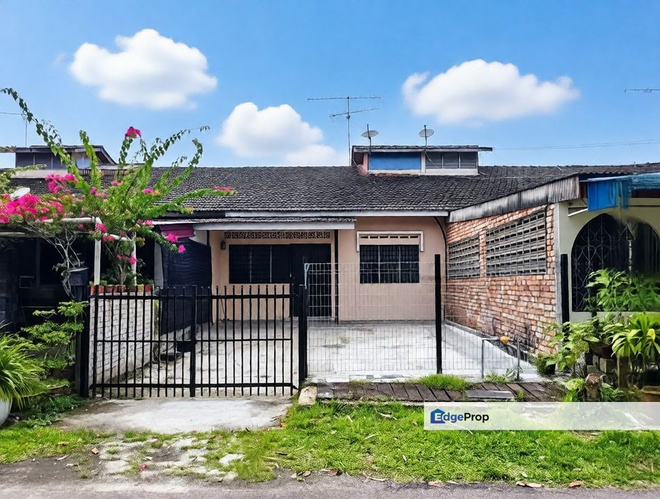 Taman Lambak Single Storey Terrace House, Johor, Kluang