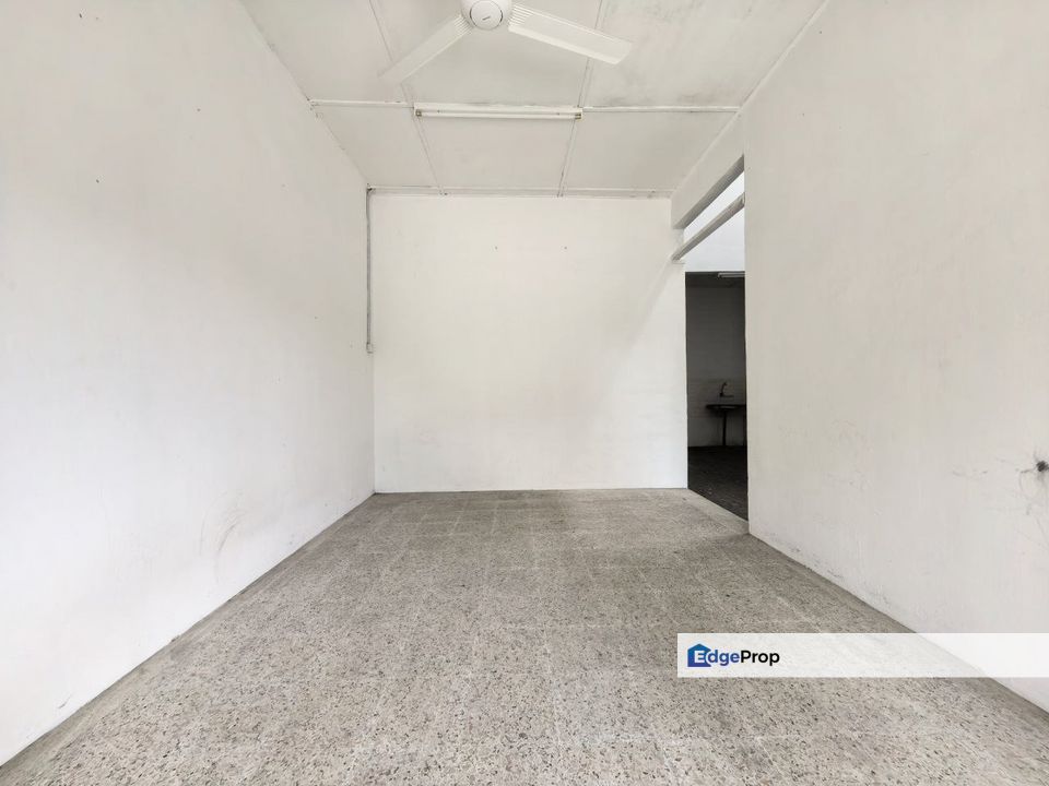 Taman Lambak Single Storey Terrace House, Johor, Kluang