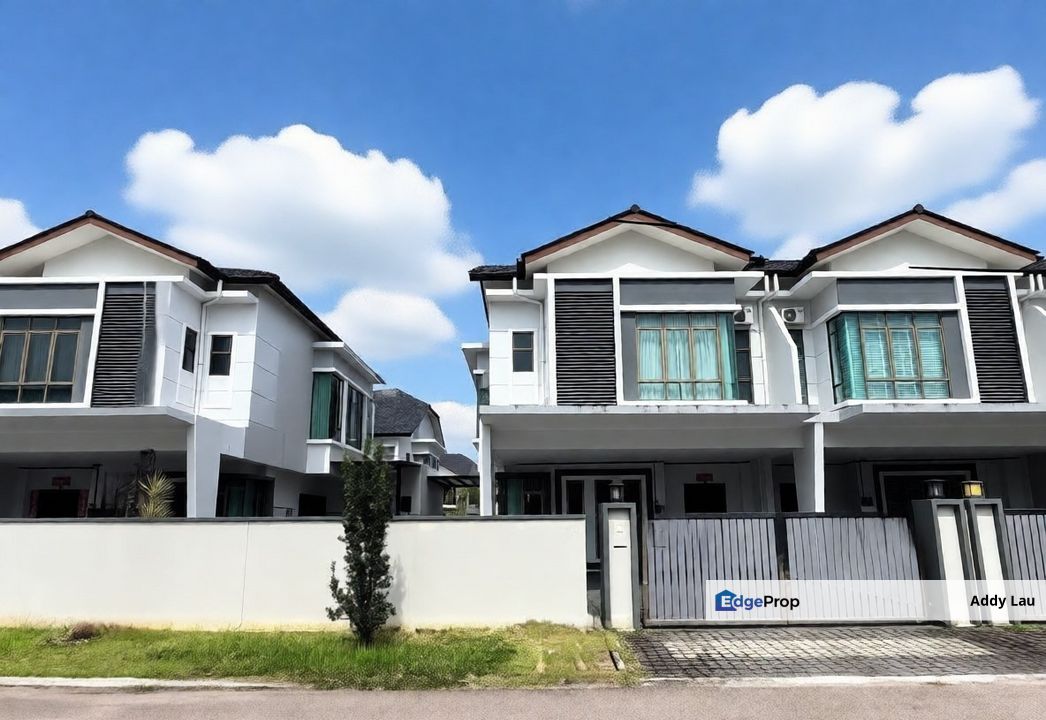 Taman Tasik Indah Double Storey Terrace House, Johor, Kluang