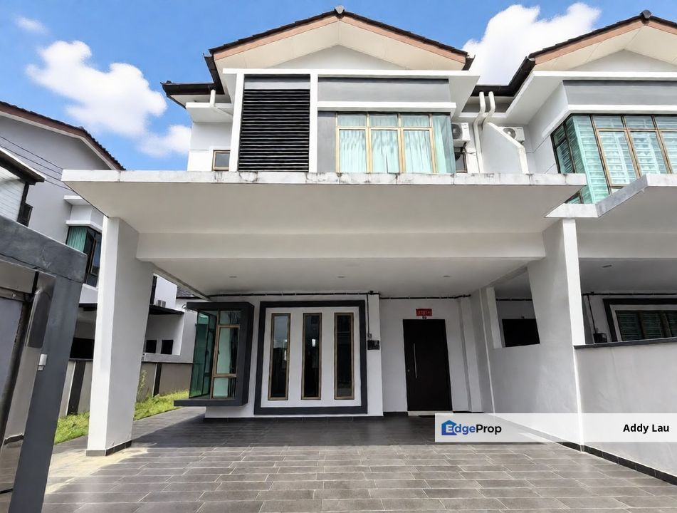 Taman Tasik Indah Double Storey Terrace House, Johor, Kluang