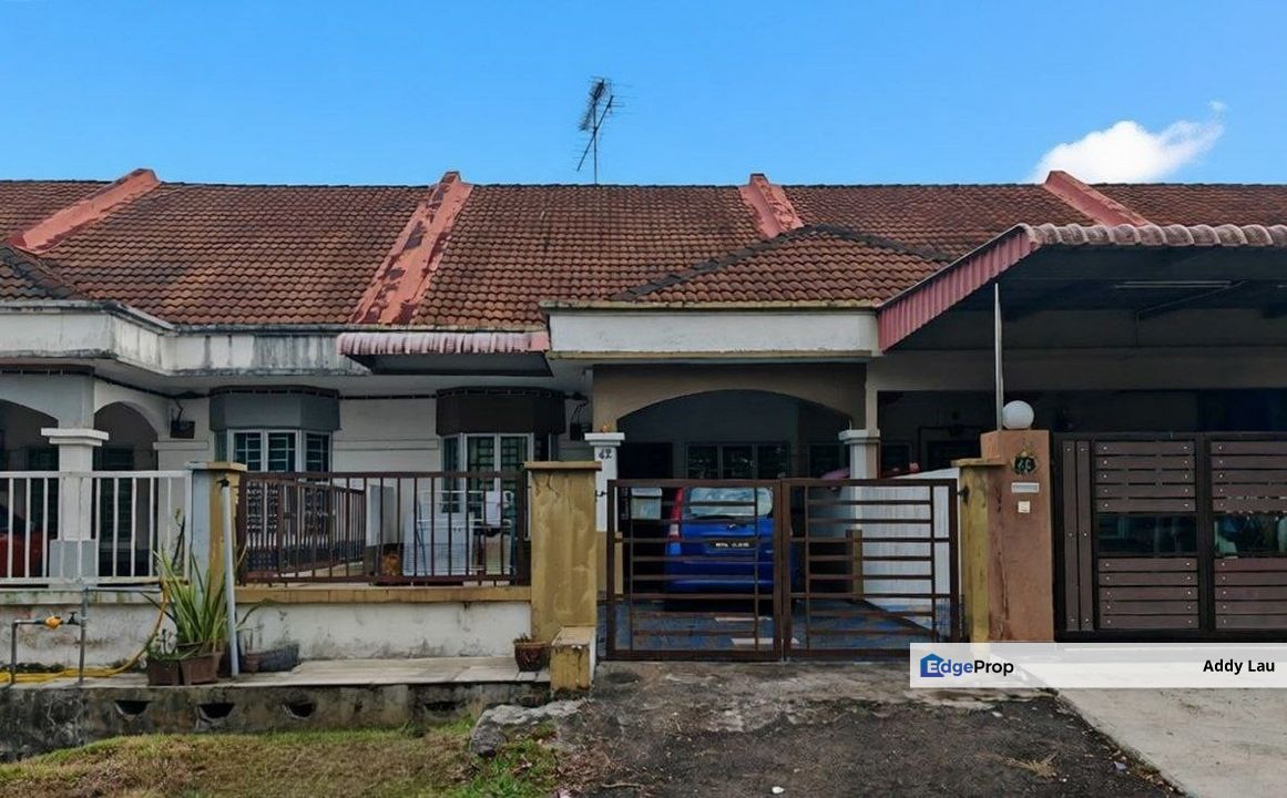 Taman Mengkibol Single Storey Terrace House, Johor, Kluang
